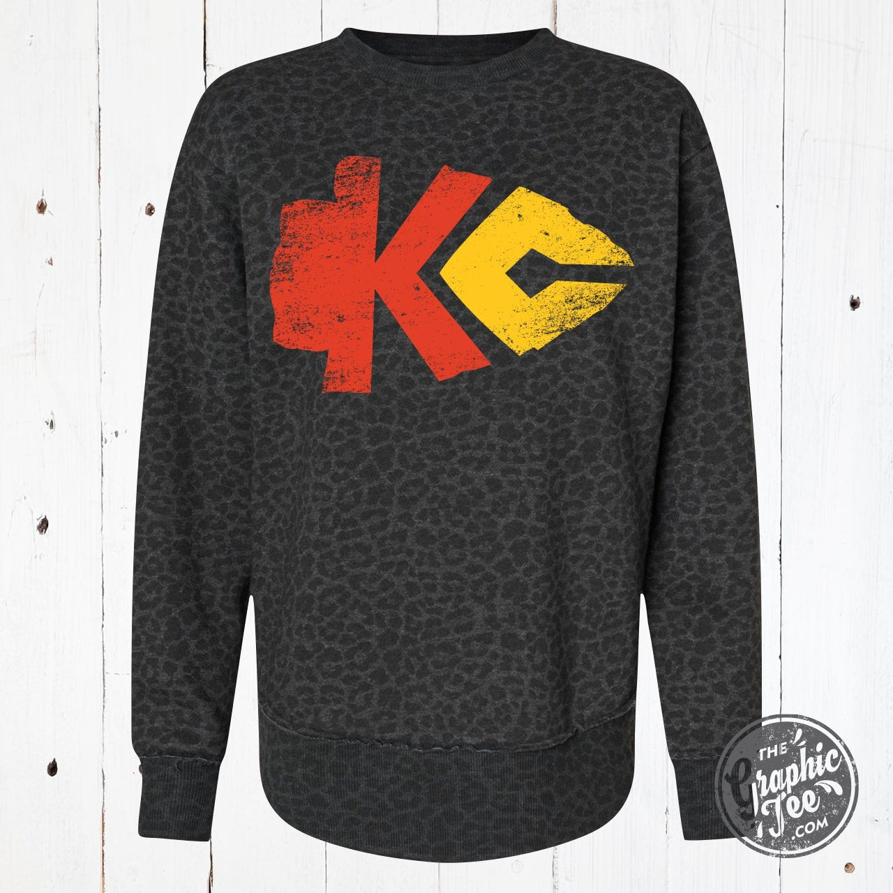 KC Arrowhead Black Leopard Women's Curved Hem Crewneck Sweatshirt - The Graphic Tee